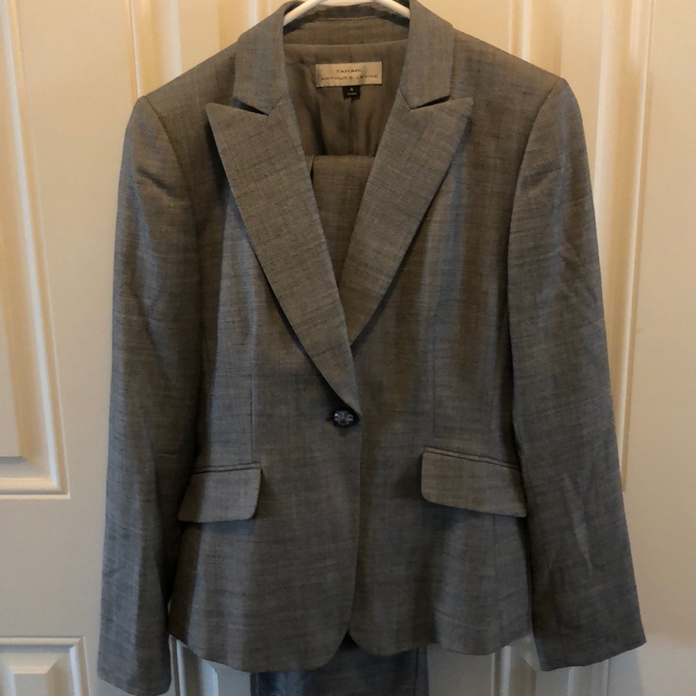 Tahari pant suit